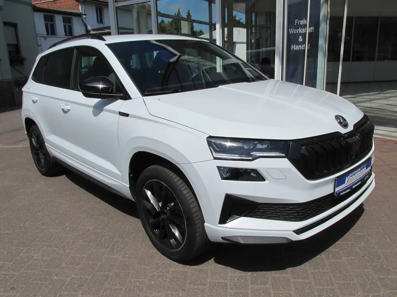 Skoda Karoq Sportline 1.5 TSI DSG*LED*AHZV*RF-Kam*SHZG*PDC*... — Haldensleben
