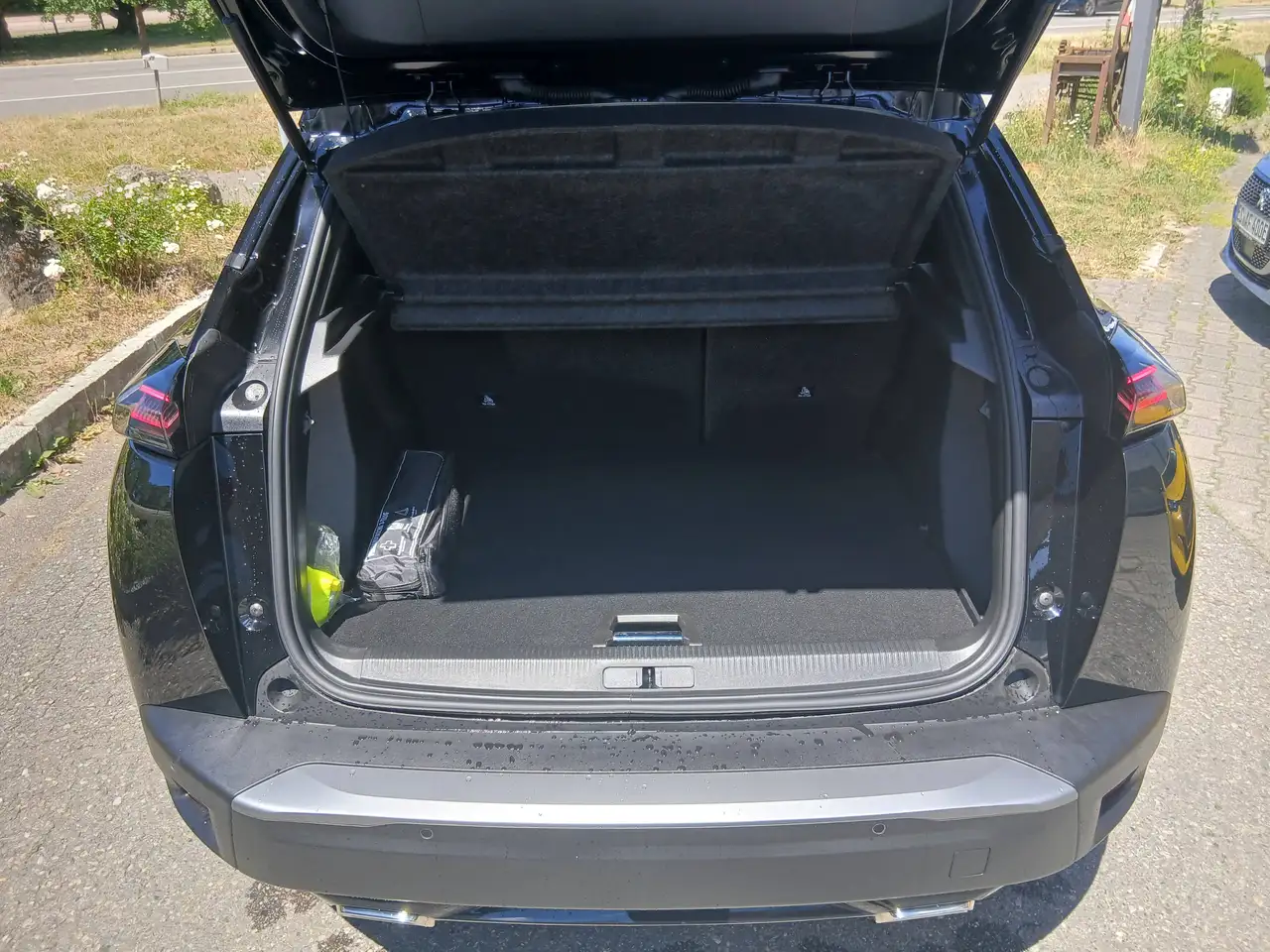 Peugeot 2008 Allure — معرض صور السيارة 17
