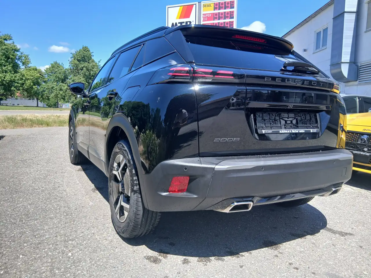 Peugeot 2008 Allure — معرض صور السيارة 3
