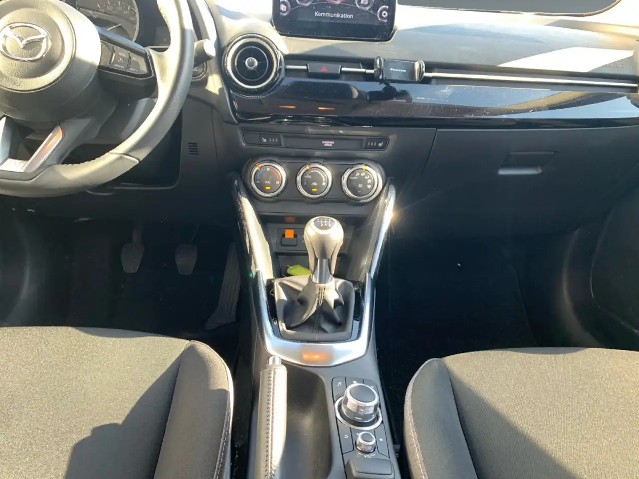 Mazda 2 1.5 SKYACTIV-G 75 M-Hybrid Center-Line CONVENIENC — معرض صور السيارة 11