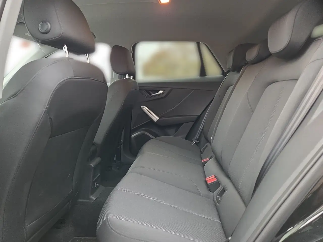 Audi Q2 S-LINE 35TFSI S-TRONIC LED+NAVI+GRA+SITZHZG+17 ALU — معرض صور السيارة 12