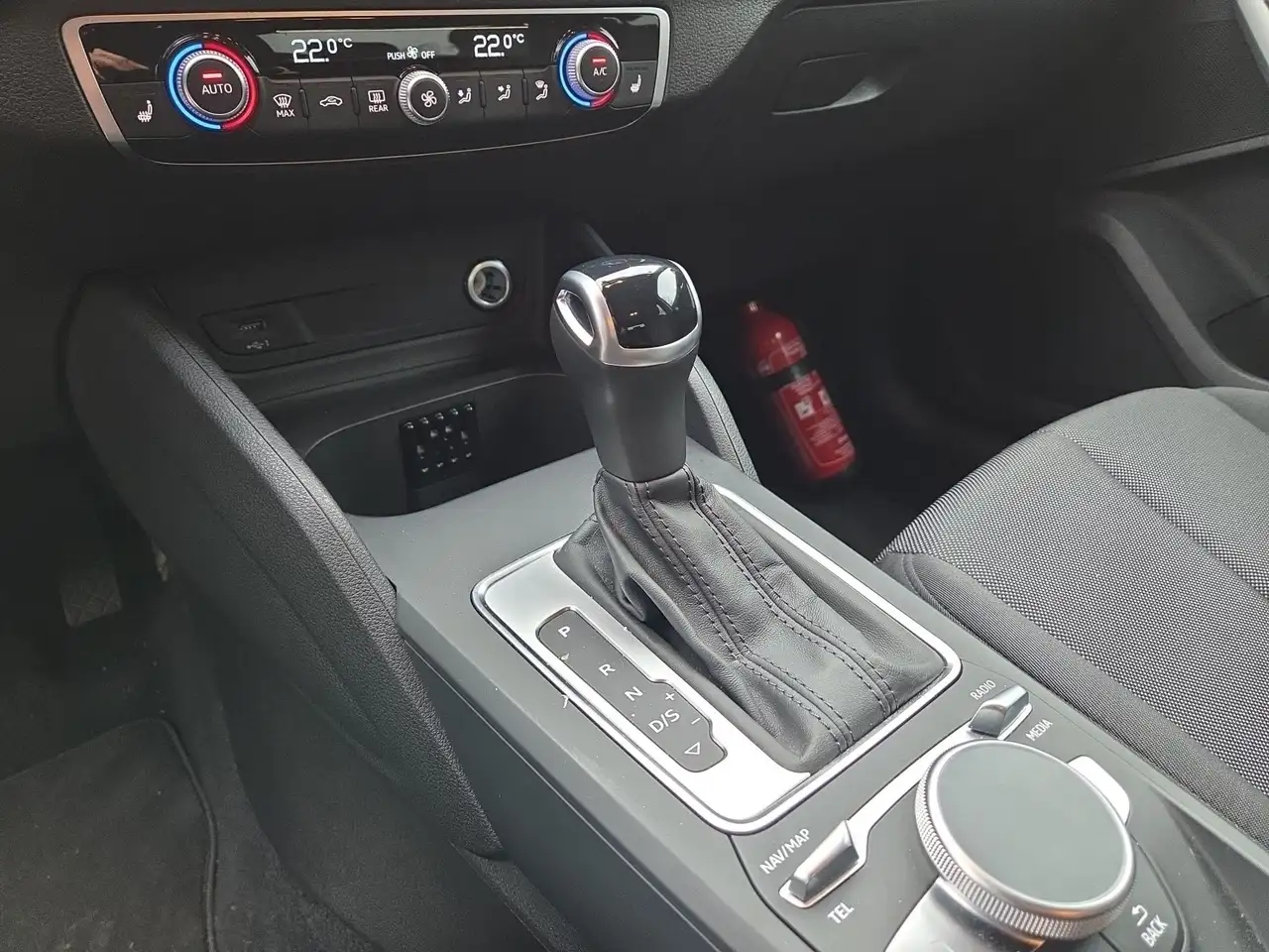 Audi Q2 S-LINE 35TFSI S-TRONIC LED+NAVI+GRA+SITZHZG+17 ALU — معرض صور السيارة 16
