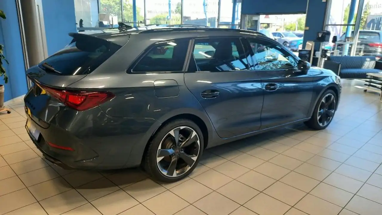 CUPRA Leon ST 1.5eTSI DSG ACC/LED/Kamera/Keyless — Galería del vehículo 5