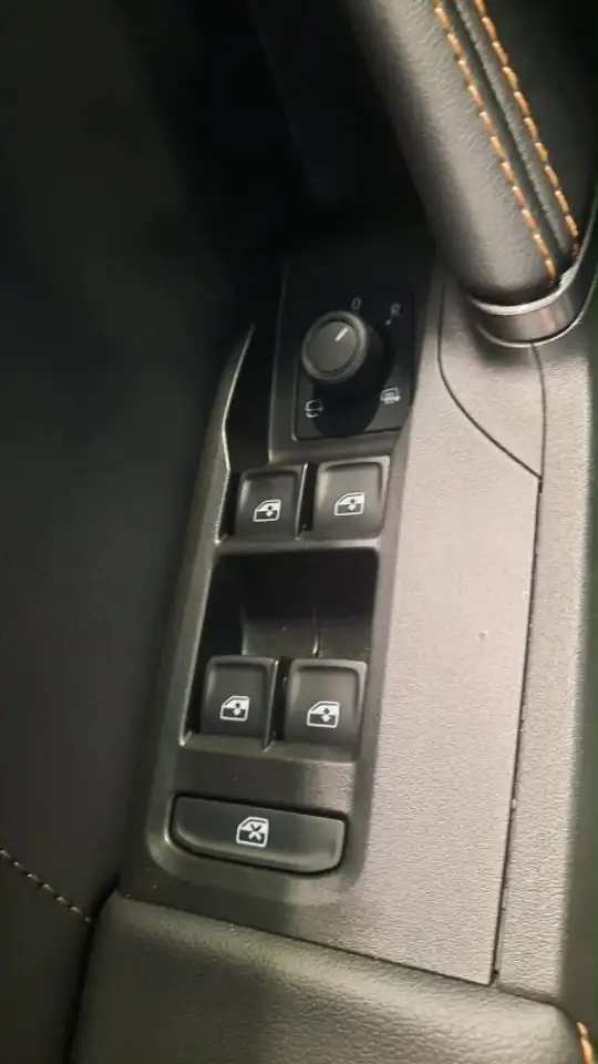 CUPRA Leon ST 1.5eTSI DSG ACC/LED/Kamera/Keyless — Galería del vehículo 12