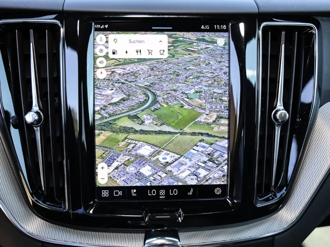 Volvo XC60 Plus Dark Recharge Plug-In Hybrid AWD T8 Twin Engi — Galerie du véhicule 7