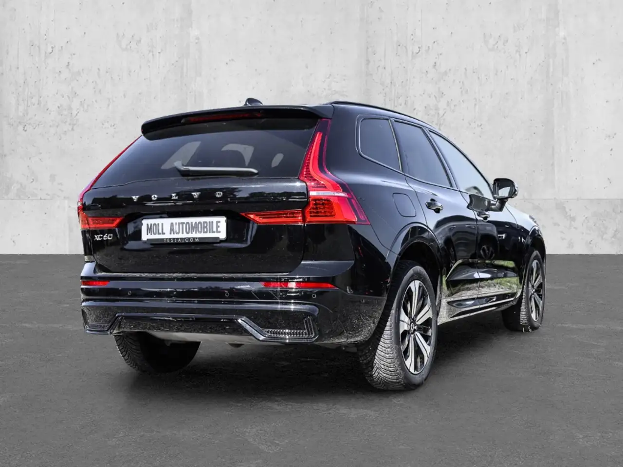 Volvo XC60 Plus Dark Recharge Plug-In Hybrid AWD T8 Twin Engi — Galerie du véhicule 2