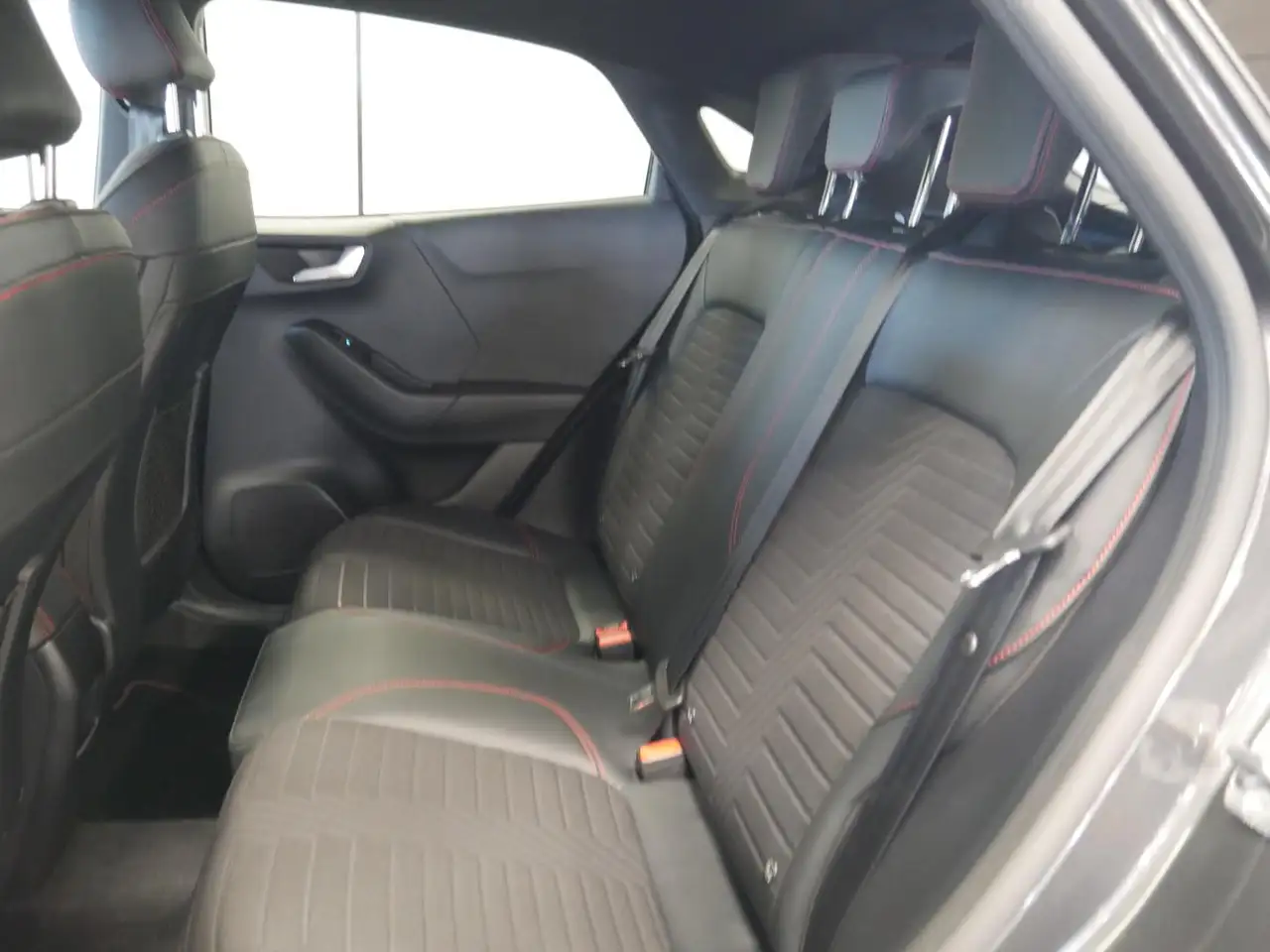 Ford Puma 1.0 EcoBoost MHEV ST-Line X 125 — Galerie du véhicule 14