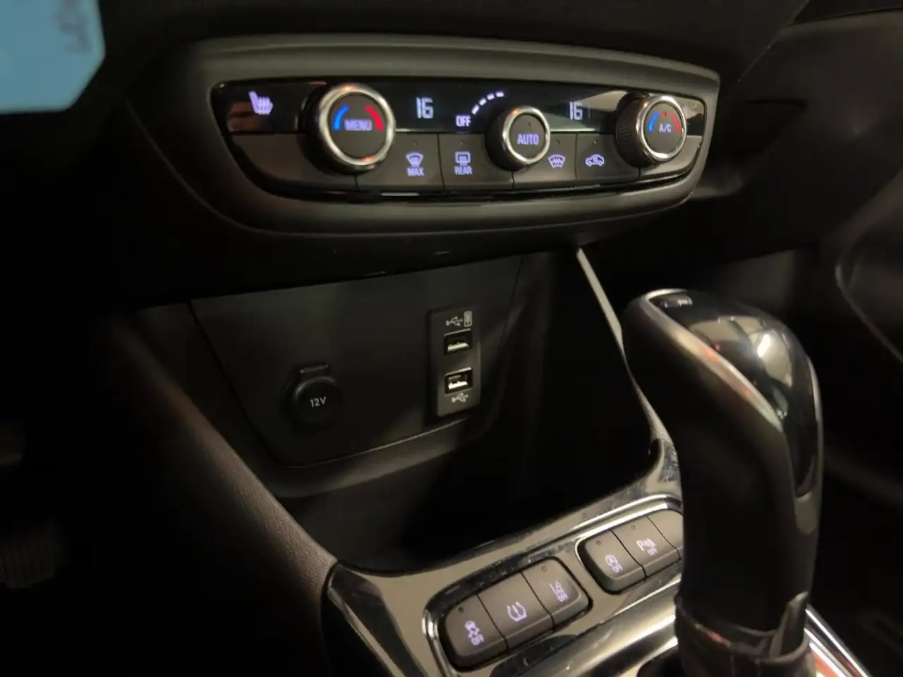 Opel Crossland 1.2 Turbo Elegance Paket LED+Navi+SHZ — معرض صور السيارة 19