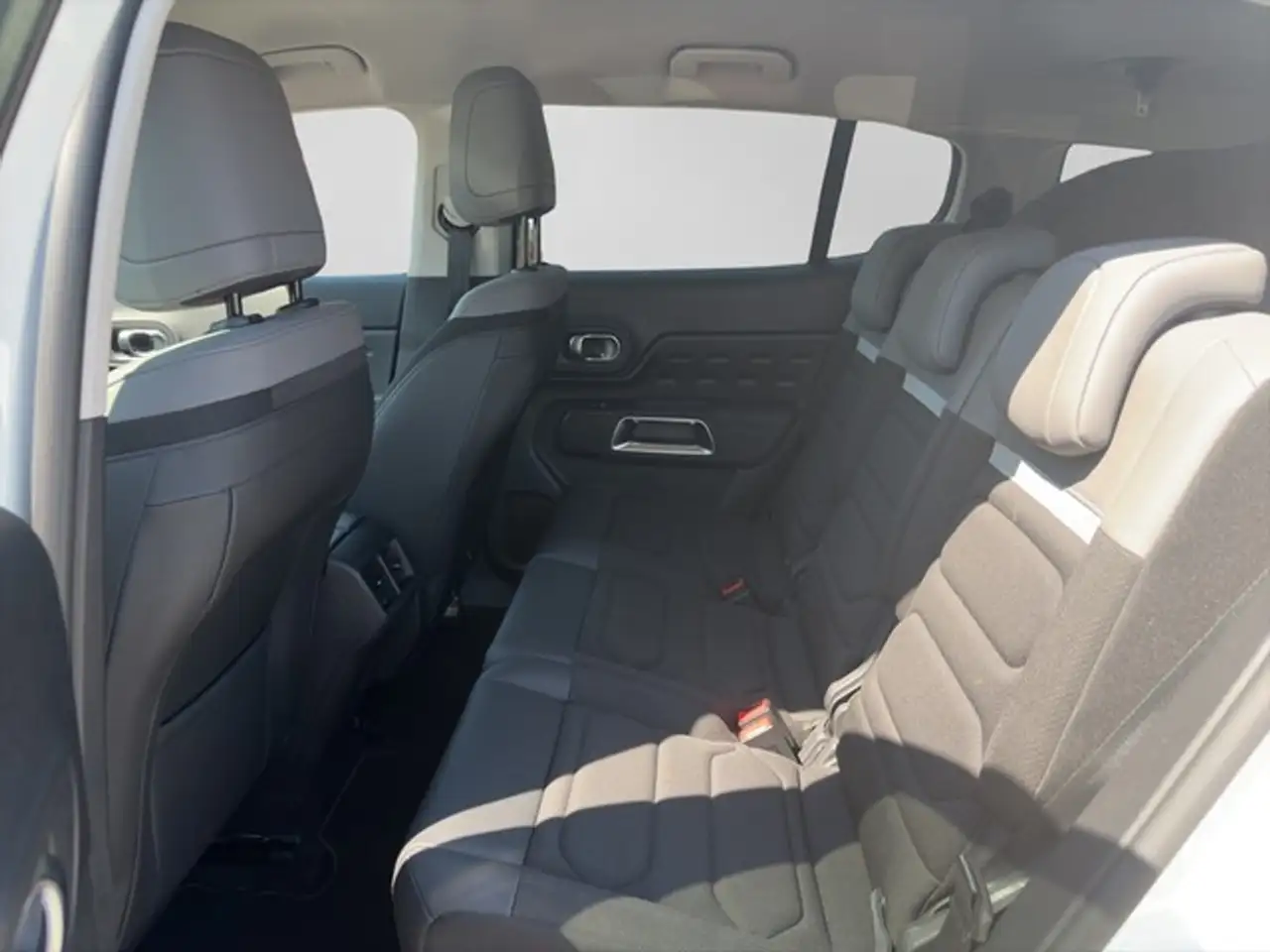 Citroen C5 Aircross PureTech 130 S&S EAT8 Feel Pack SHZ KAMERA PDC DAB — معرض صور السيارة 15