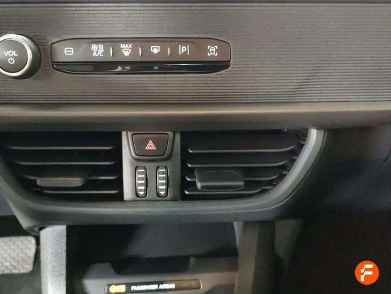 Ford Tourneo Courier 1.0 Ecoboost Trend Aut. — معرض صور السيارة 18