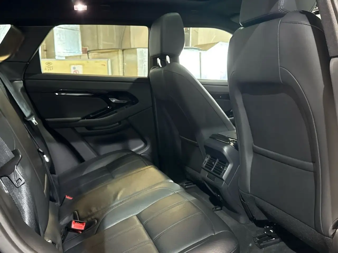 Land Rover Range Rover Evoque 1.5 I3 PHEV S AWD Auto — Vehicle gallery 5