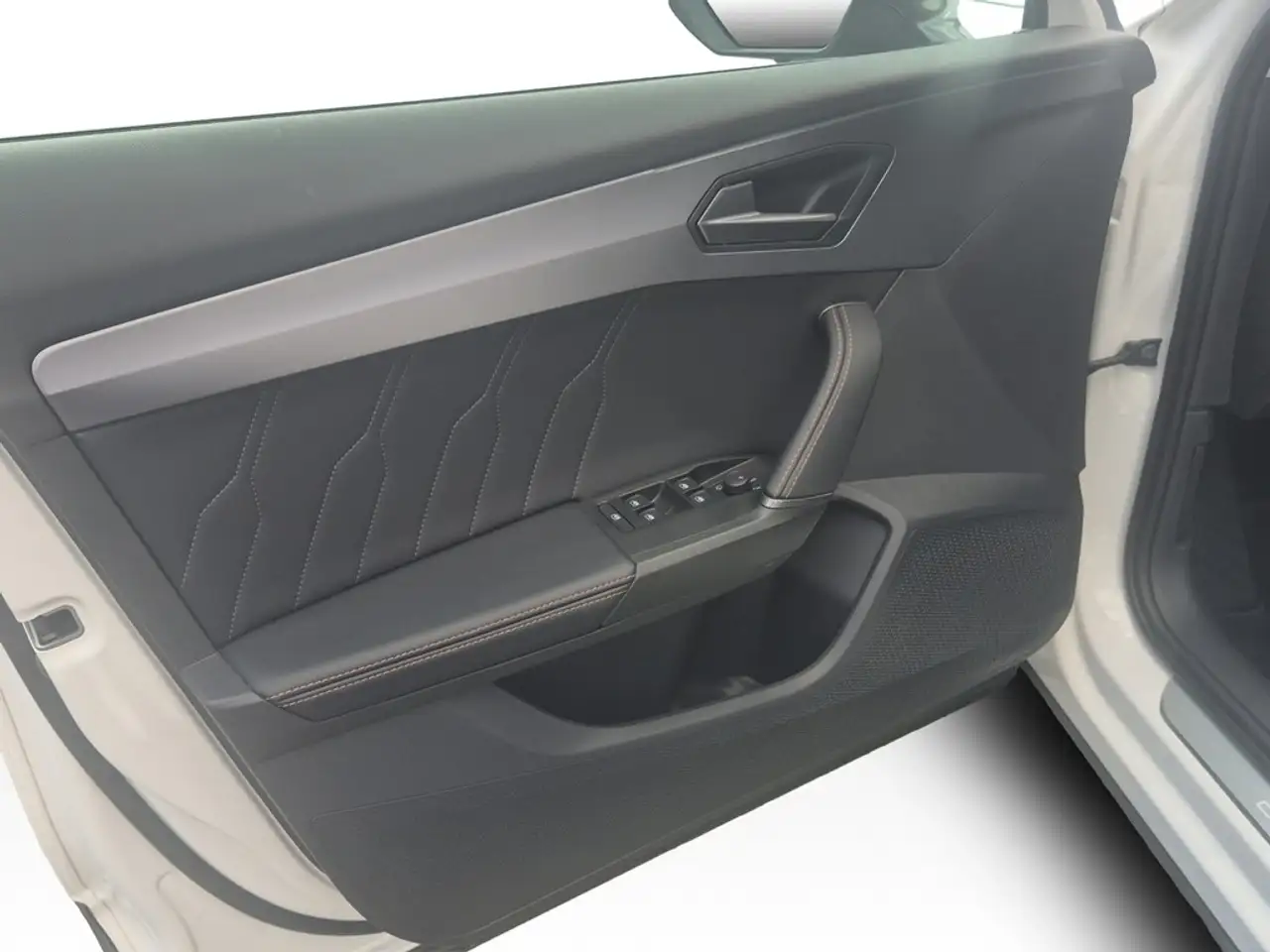 CUPRA Formentor 1.5 TSI DSG LED*VIRTUAL*CARPLAY*ACC*SHZ*PDC*KAM... — Galerie du véhicule 16