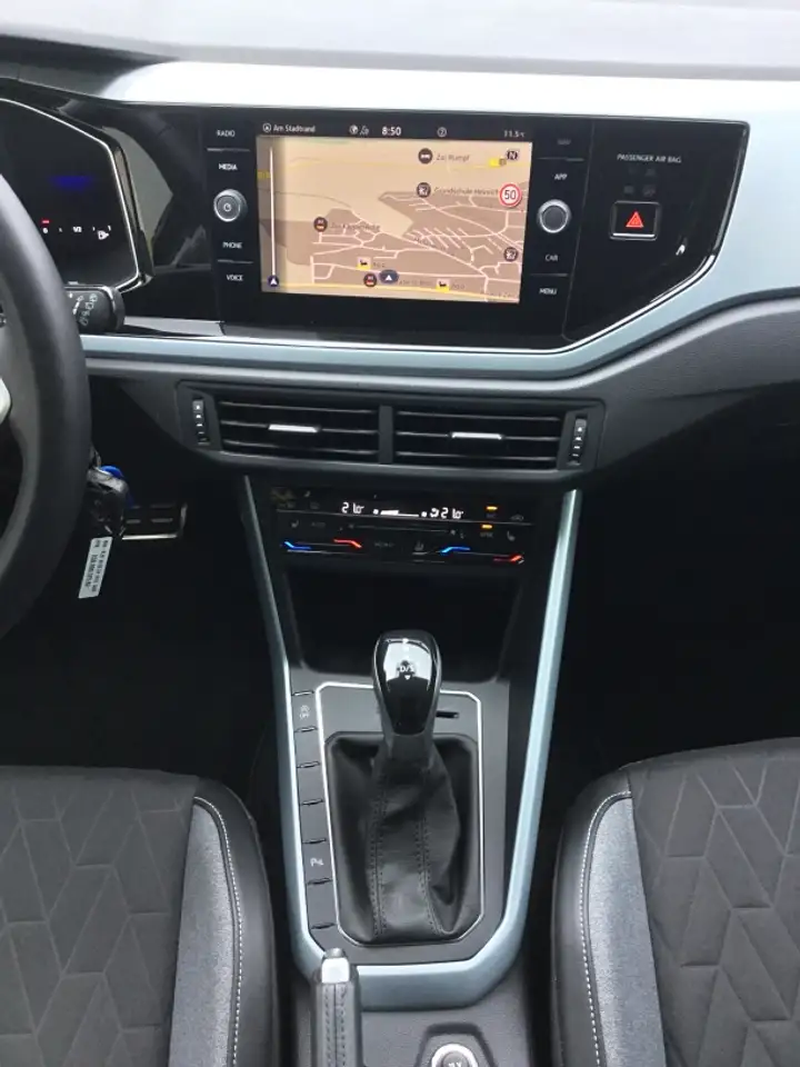 Volkswagen Polo Goal 15"LM AHZV Navi 2AC+ LED FLA 4PDC CAM — Galería del vehículo 7