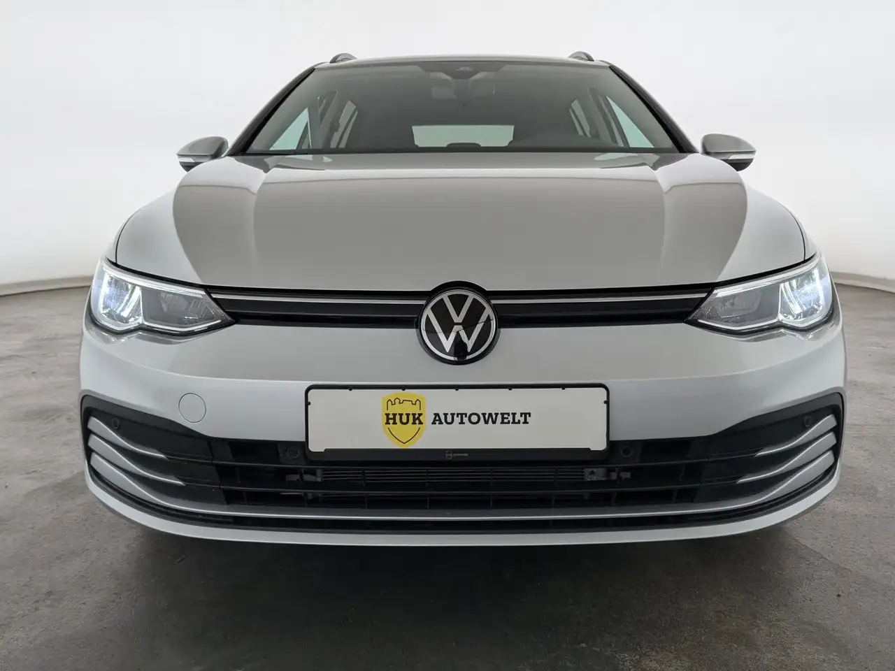 Volkswagen Golf Golf VIII 1.0 TSI Life OPF LED+NAVI+STDHZG+RFK+ — Vehicle gallery 2