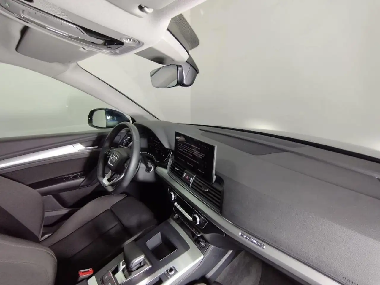 Audi Q5 40 TDI quattro-ultra Advanced S tronic 150kW — Vehicle gallery 19
