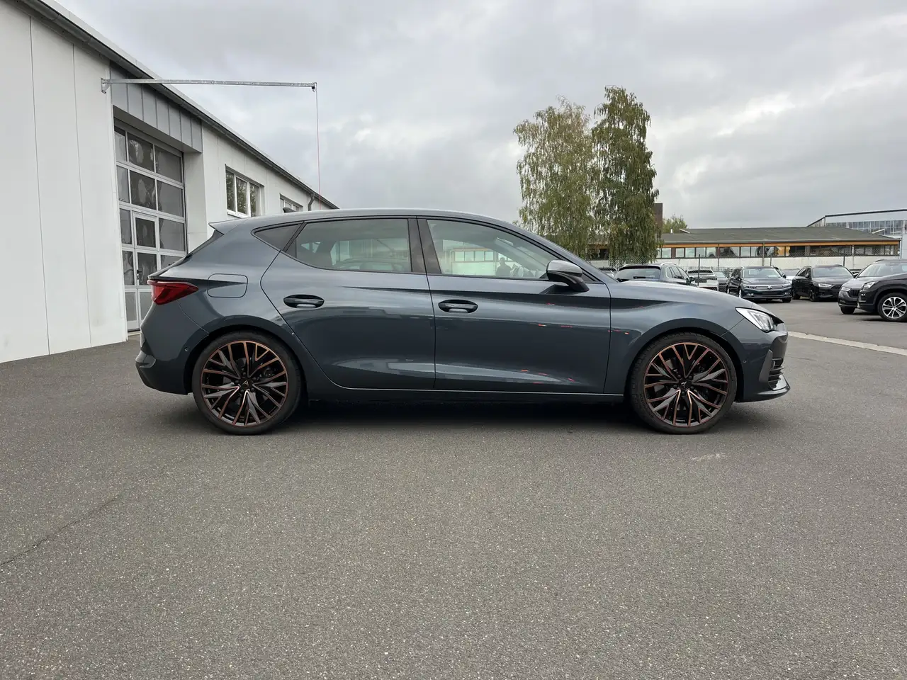 CUPRA Leon 2.0 TSI DSG VZ 163€ m.20% Anz. Navi ACC LED RFK — Galerie du véhicule 5