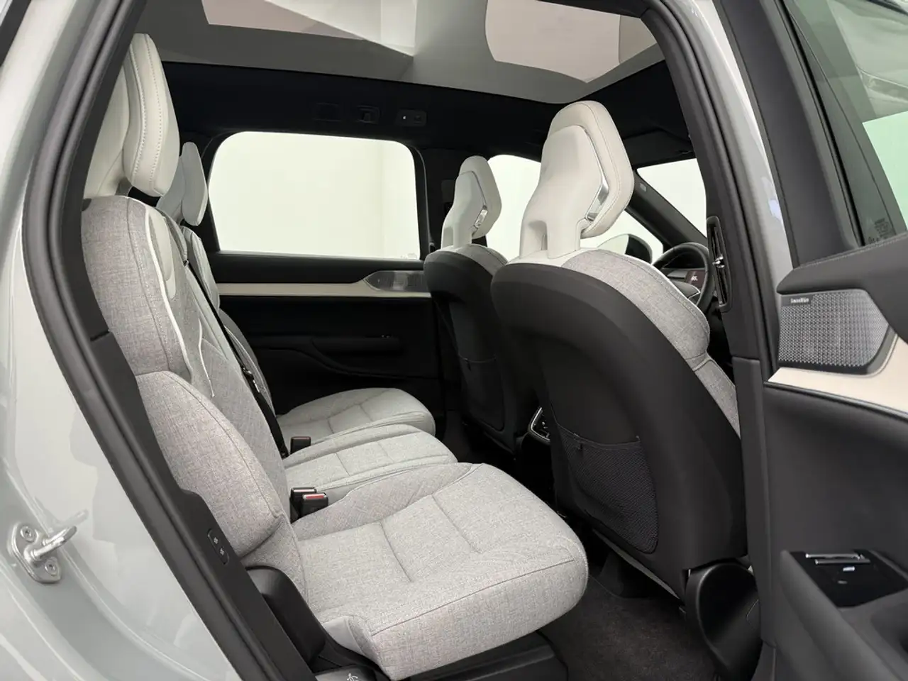Volvo EX90 Ultra Performance Pure Electric AWD — معرض صور السيارة 19