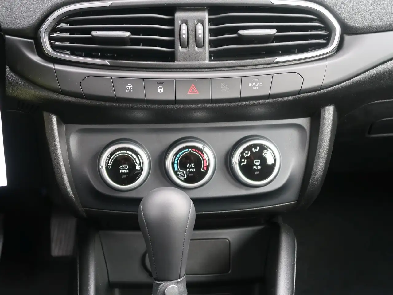 Fiat Tipo Kombi 1.5 GSE Hybrid Automatik Klima M+S — معرض صور السيارة 11