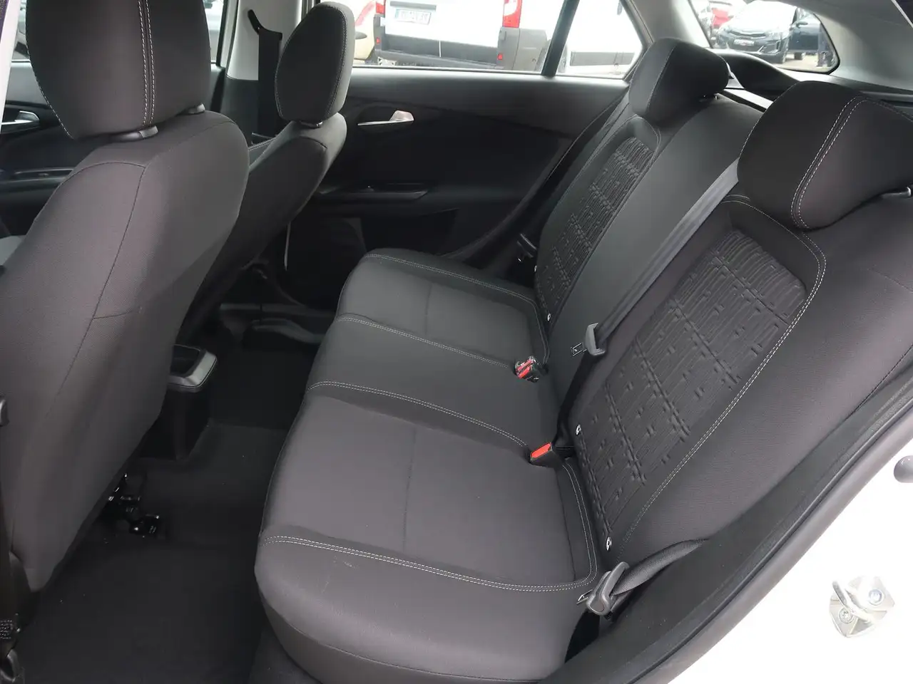 Fiat Tipo Kombi 1.5 GSE Hybrid Automatik Klima M+S — معرض صور السيارة 8