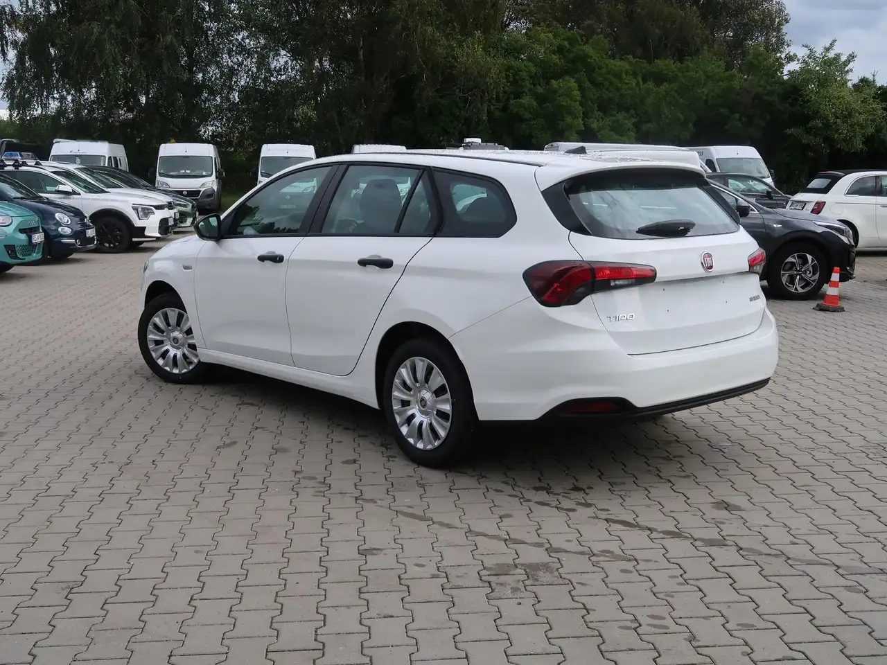 Fiat Tipo Kombi 1.5 GSE Hybrid Automatik Klima M+S — معرض صور السيارة 3