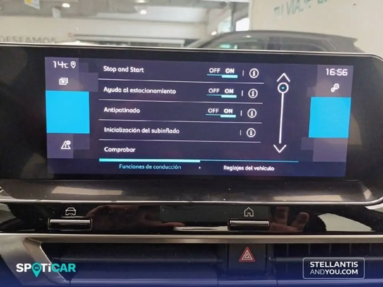 Citroen C4 BlueHDi 130 S&S EAT8 Plus — Vehicle gallery 18