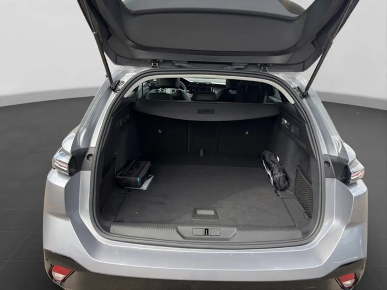 Peugeot 308 SW Allure KAMERA PDC SHZ ALLWETTER — معرض صور السيارة 16