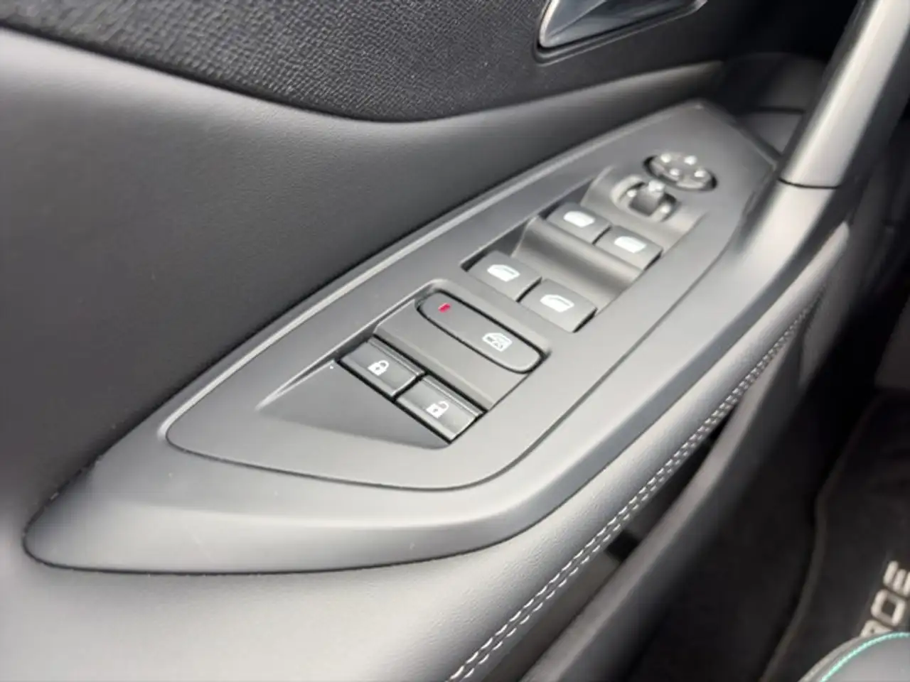 Peugeot 308 SW Allure KAMERA PDC SHZ ALLWETTER — معرض صور السيارة 14