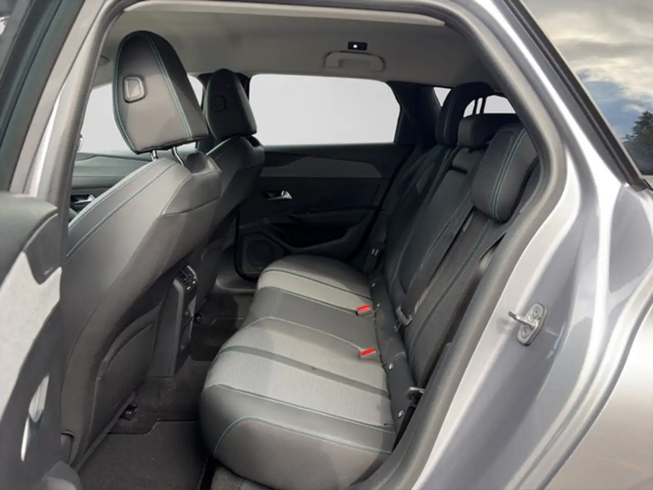 Peugeot 308 SW Allure KAMERA PDC SHZ ALLWETTER — معرض صور السيارة 15