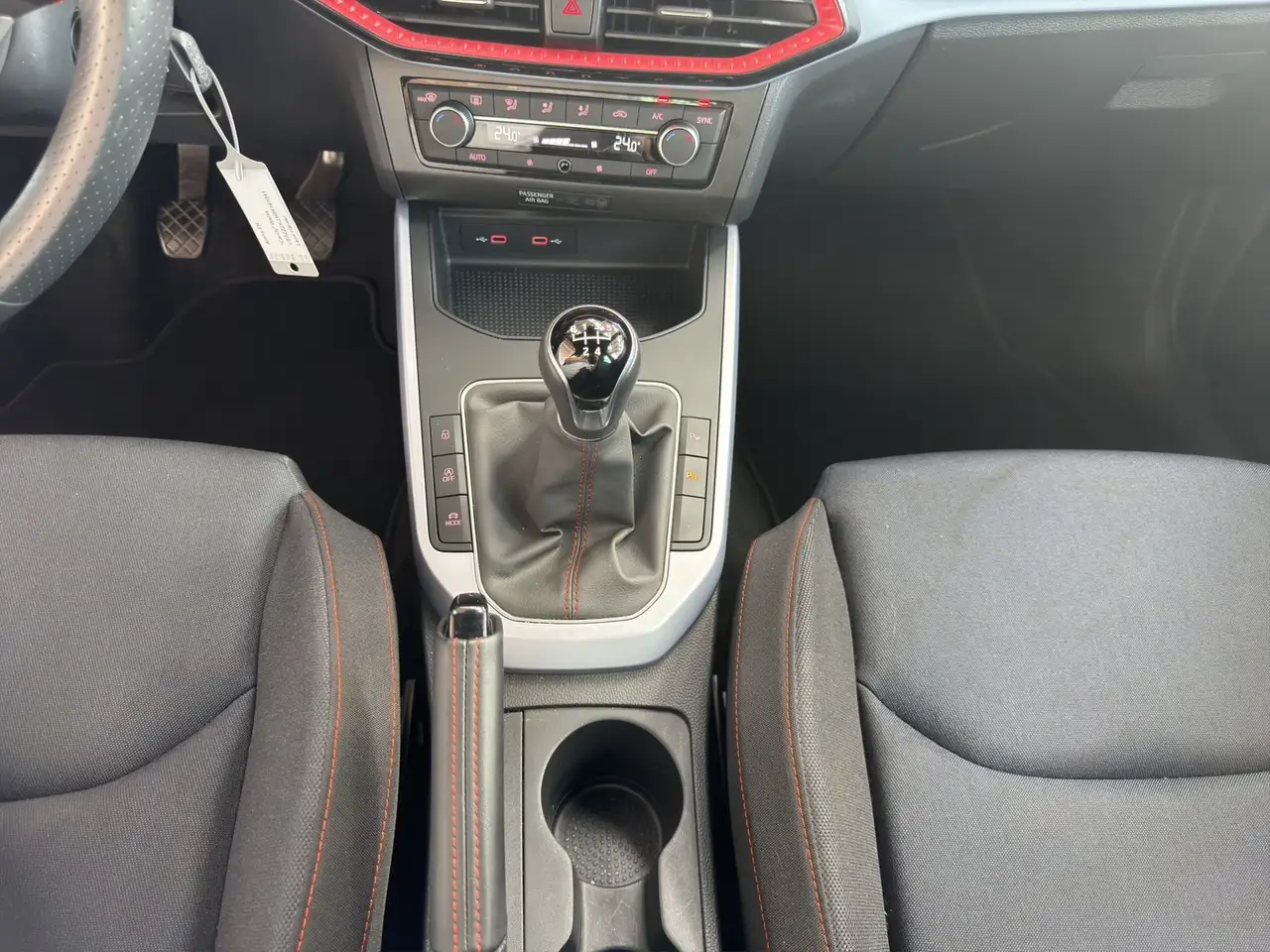 SEAT Arona 1,0 TSI FR Navi RFK LED — Galerie du véhicule 15
