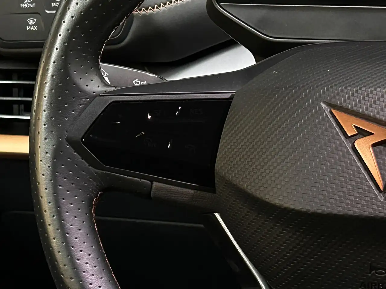 CUPRA Born 58 KWH >LED+TEMP+MFL+PDC+CARPLAY+LM — Vehicle gallery 17
