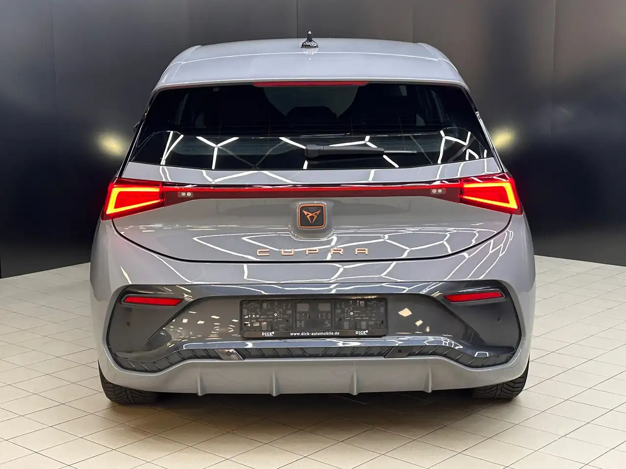 CUPRA Born 58 KWH >LED+TEMP+MFL+PDC+CARPLAY+LM — Vehicle gallery 7