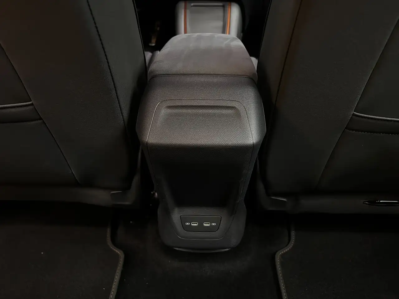 CUPRA Born 58 KWH >LED+TEMP+MFL+PDC+CARPLAY+LM — Vehicle gallery 24