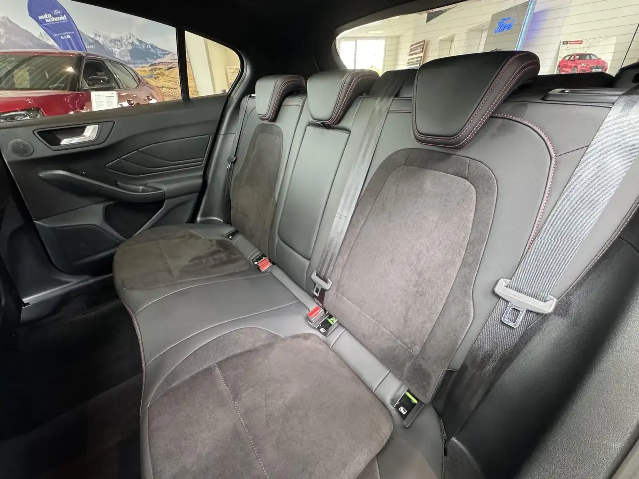 Ford Focus ST X Fahrerassistenz + Panorama + B&O — Galerie du véhicule 13