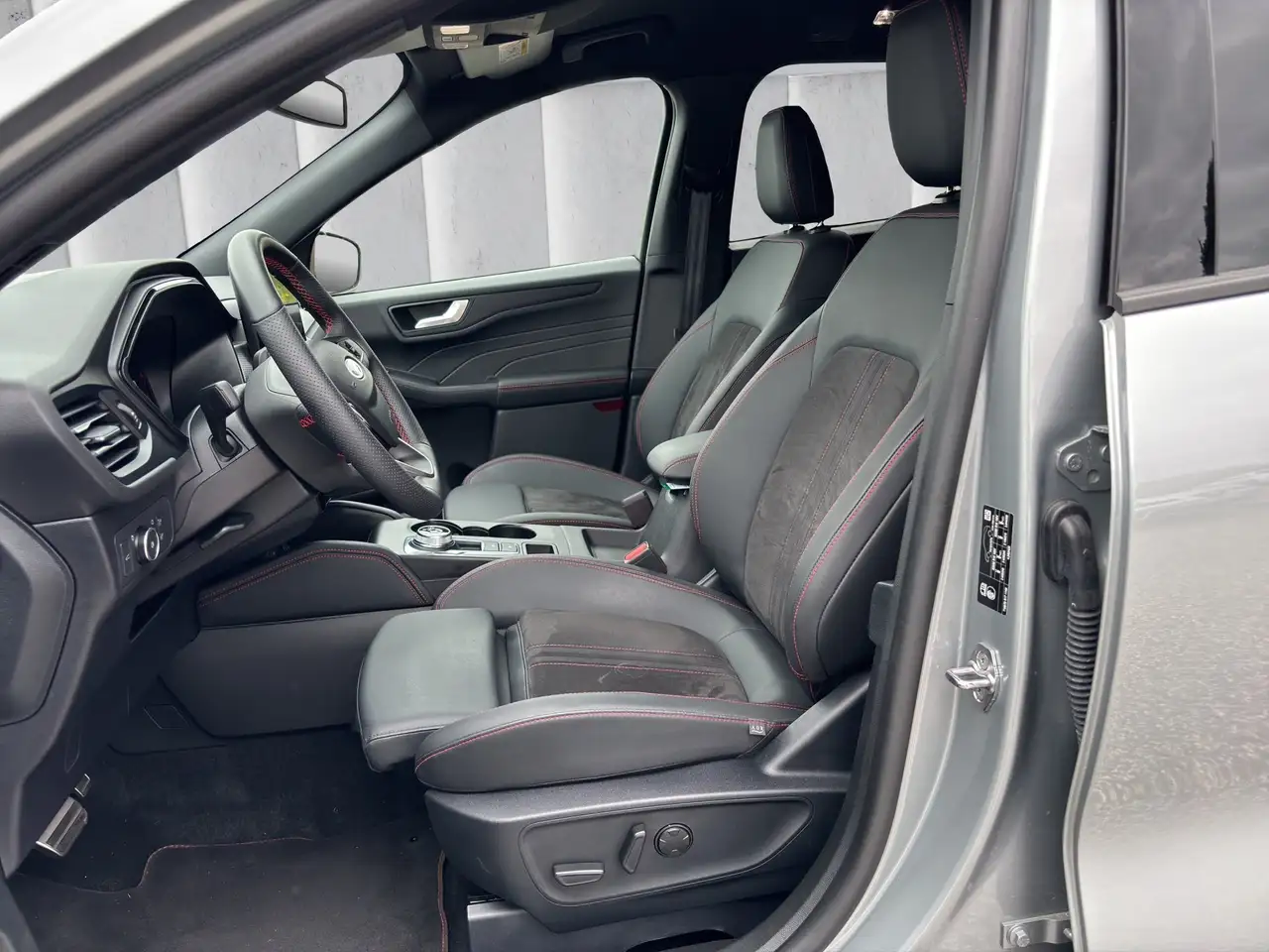 Ford Kuga ST-Line X Aut.*360GRAD*LED-MATRIX*NAVI*GRA*WINTER- — Vehicle gallery 10