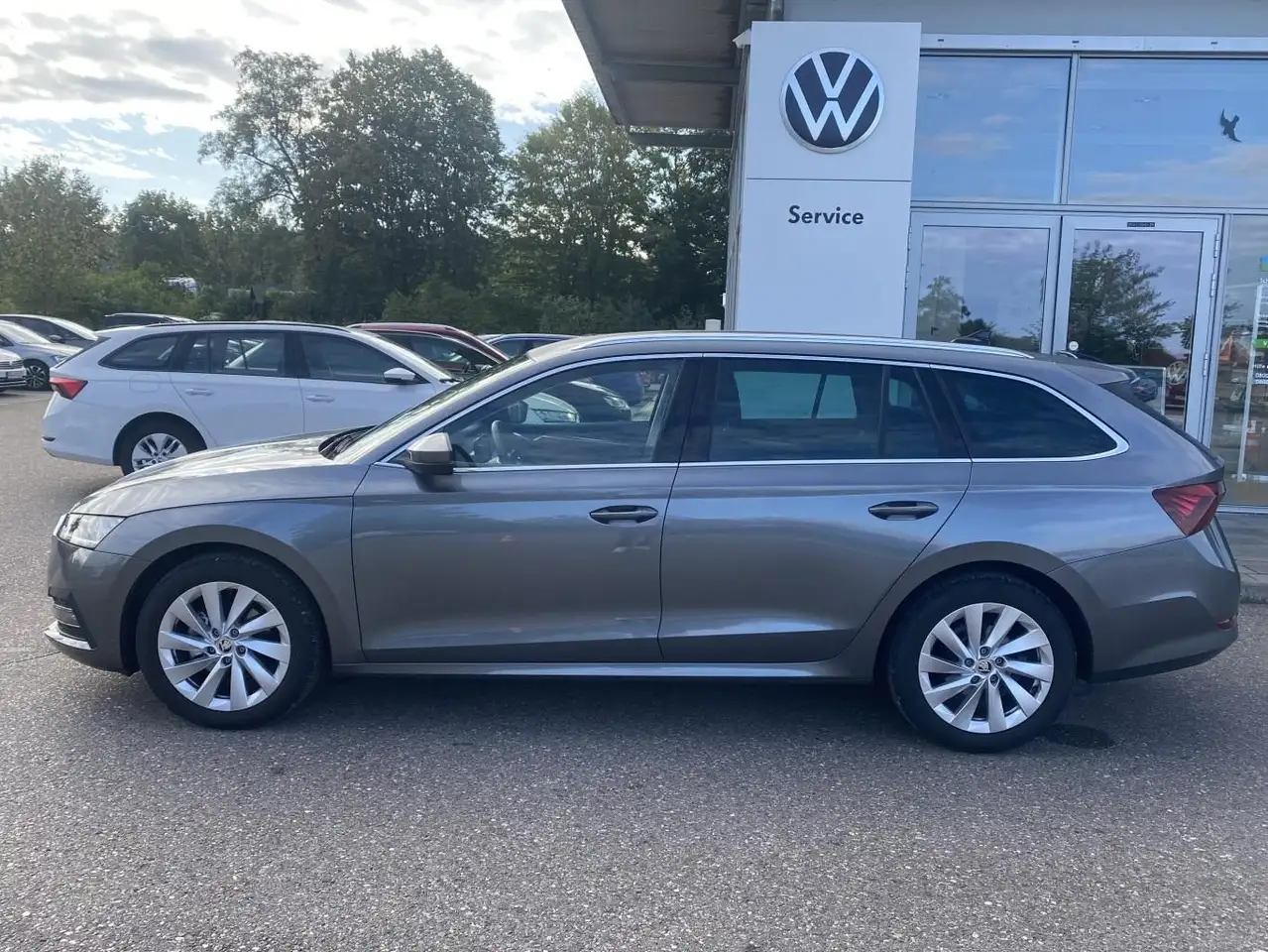 Skoda Octavia Combi 1.5 eTSI DSG STYLE AHK+EL.HECK+HEA — Vehicle gallery 2