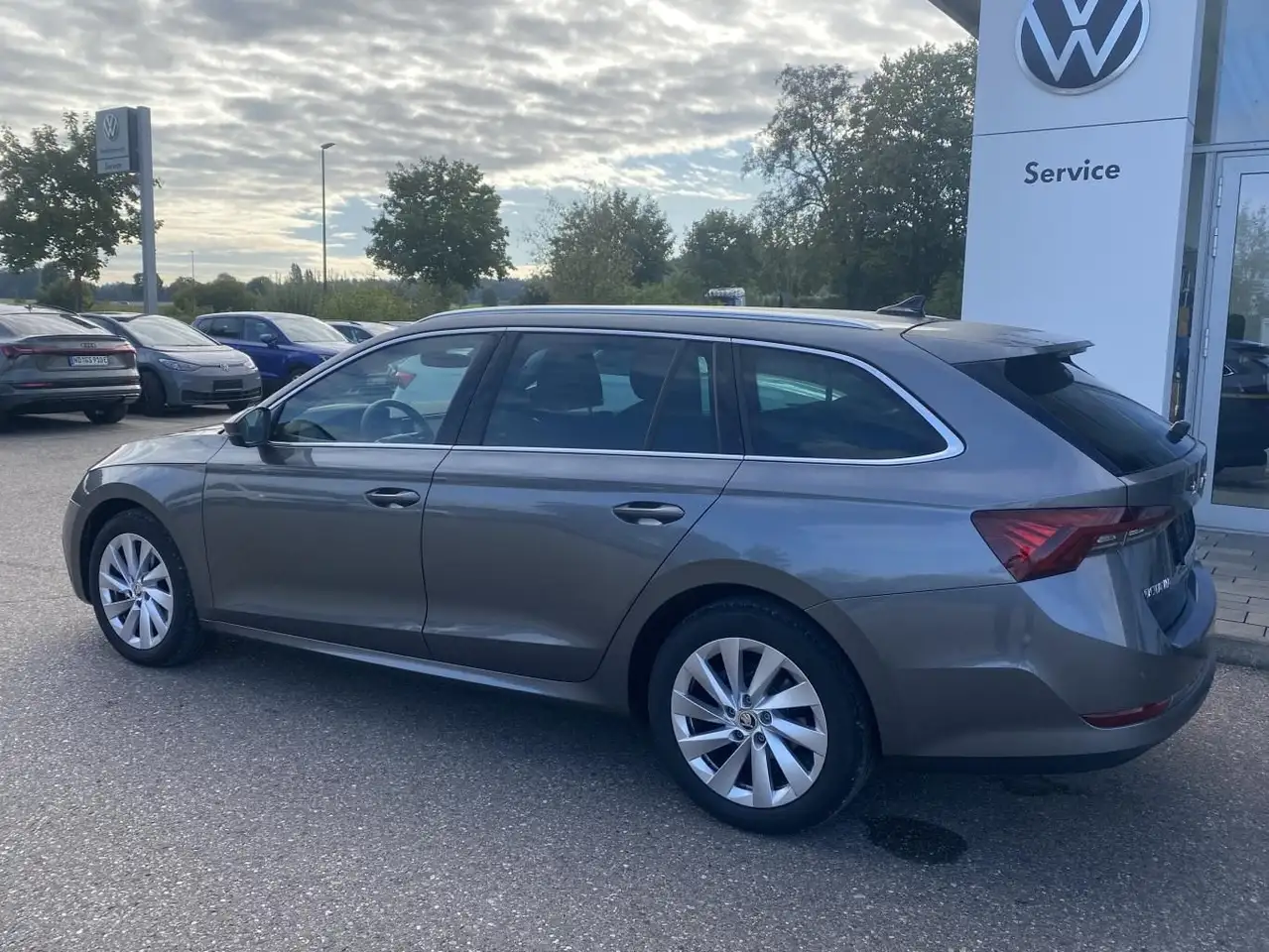 Skoda Octavia Combi 1.5 eTSI DSG STYLE AHK+EL.HECK+HEA — Vehicle gallery 3