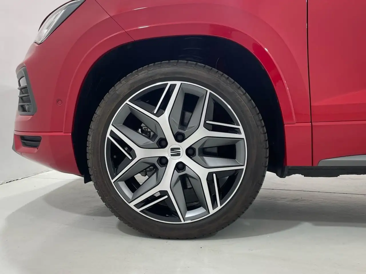 SEAT Ateca 2.0TDI CR S&S FR DSG 150 — Vehicle gallery 9
