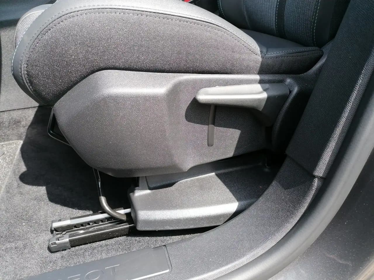 Peugeot 3008 1.2 PureTech 130 Allure Pack ACC KeyLess LM — Vehicle gallery 7