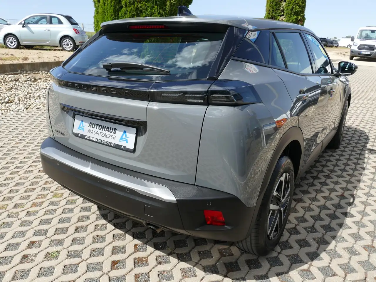 Peugeot 2008 1.2 PureTech Active LED Apple CarPlay Android — Galerie du véhicule 4
