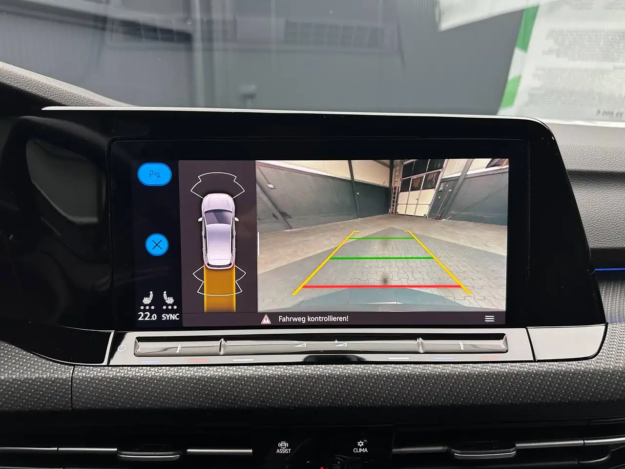 Volkswagen Golf Lim. 1.5 eTSI DSG R-Line *KAMERA*NAVI*ACC*CarPlay* — Vehicle gallery 20