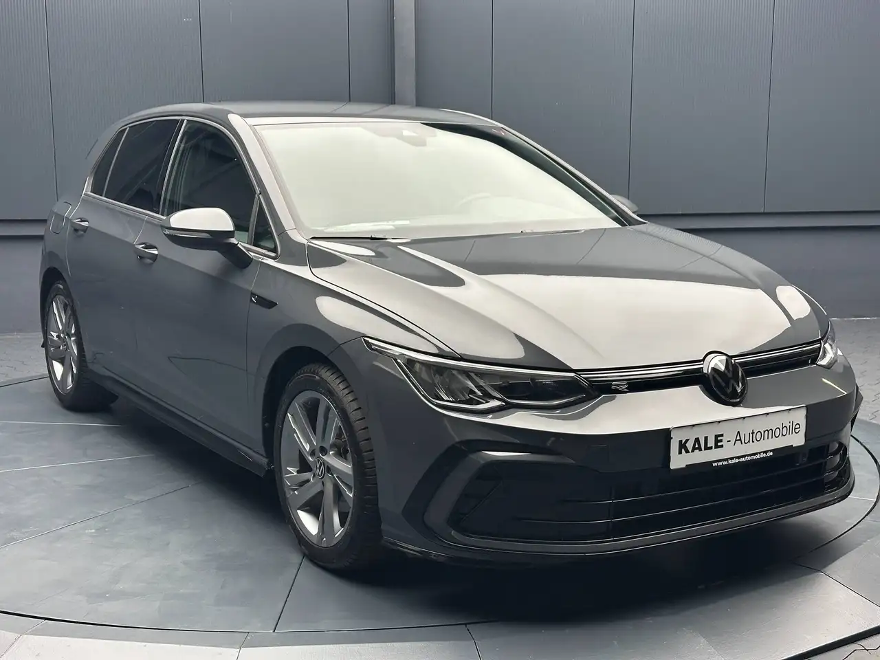 Volkswagen Golf Lim. 1.5 eTSI DSG R-Line *KAMERA*NAVI*ACC*CarPlay* — Vehicle gallery 7