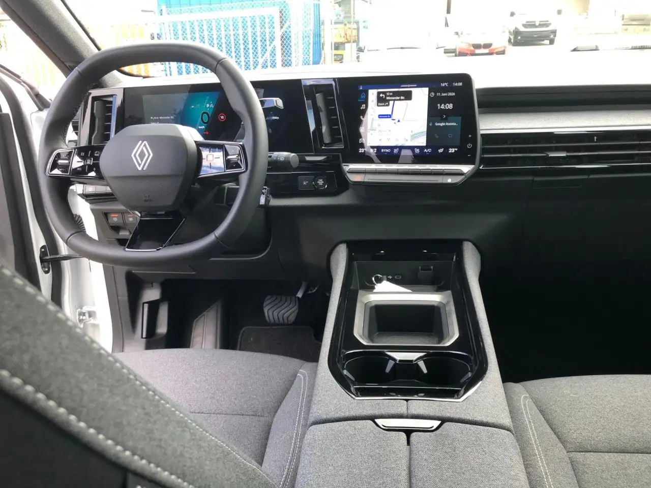Renault Austral Mild Hybrid 160 Evolution ACC Kamera LED — معرض صور السيارة 10