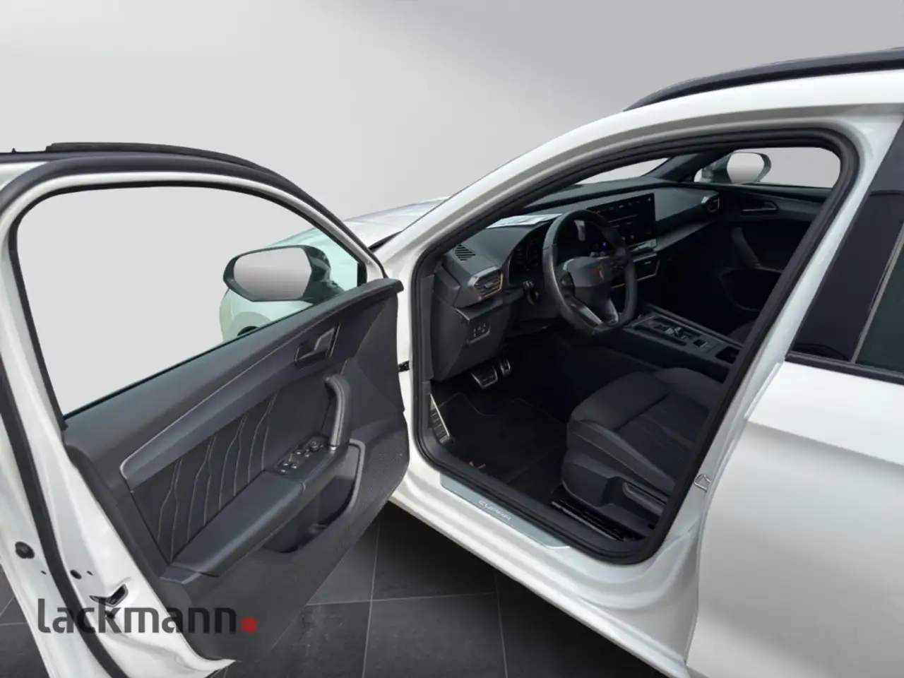 CUPRA Leon Sportstourer VZ *Navi*LED*Kamera*Kessy*Winterp.* — Vehicle gallery 19
