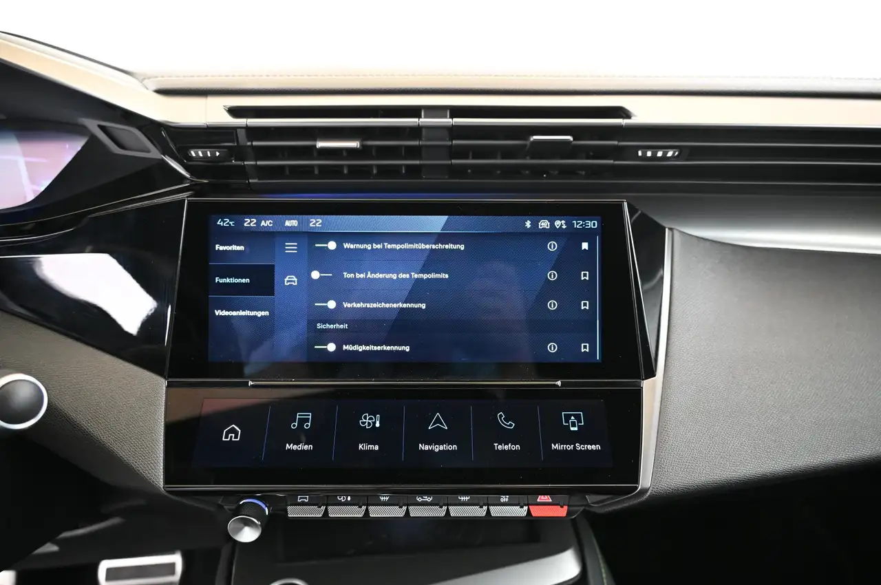 Peugeot 308 SW 1.2 e-THP EAT8 GT MATRIX/NAVI/SOUND-HIFI/18 — Galerie du véhicule 18