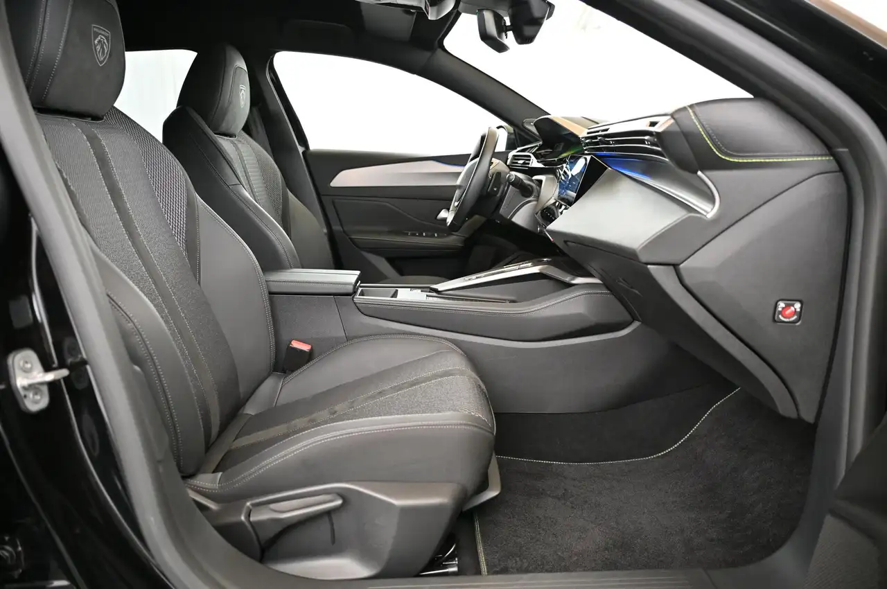 Peugeot 308 SW 1.2 e-THP EAT8 GT MATRIX/NAVI/SOUND-HIFI/18 — Galerie du véhicule 30