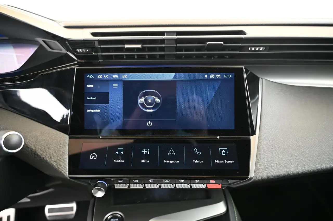 Peugeot 308 SW 1.2 e-THP EAT8 GT MATRIX/NAVI/SOUND-HIFI/18 — Galerie du véhicule 24