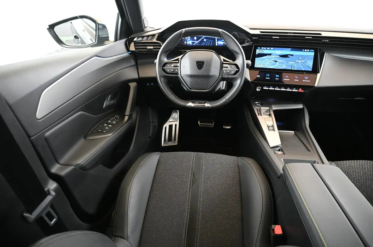 Peugeot 308 SW 1.2 e-THP EAT8 GT MATRIX/NAVI/SOUND-HIFI/18 — Galerie du véhicule 37