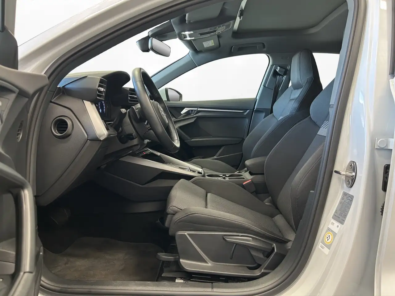 Audi A3 Limousine 30 TFSI S tronic advanced | PANO | — معرض صور السيارة 9