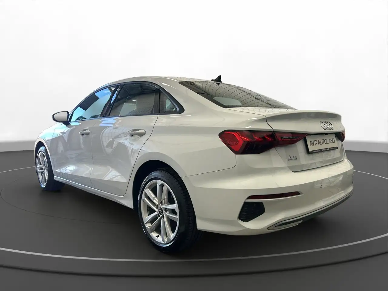Audi A3 Limousine 30 TFSI S tronic advanced | PANO | — معرض صور السيارة 8