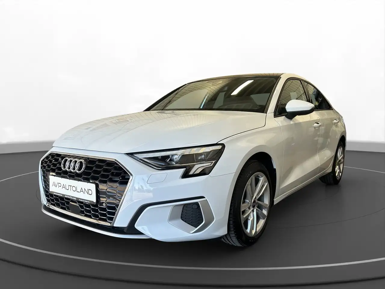 Audi A3 Limousine 30 TFSI S tronic advanced | PANO | — معرض صور السيارة 2